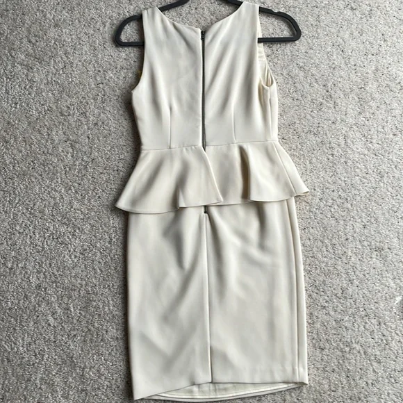 🆕ALICE & OLIVIA Ivory Peplum Dress sz 2
